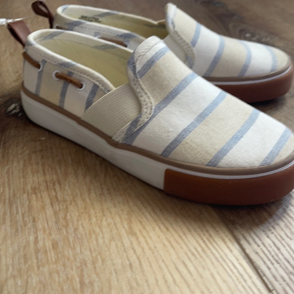 Girl size 11 slip on